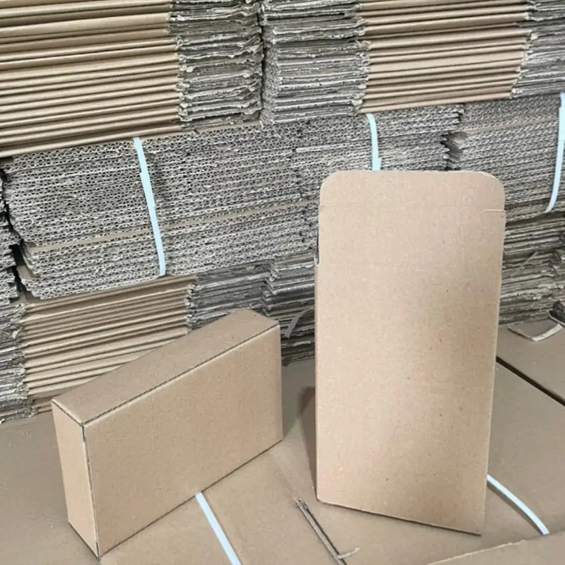 Hộp nắp cài 2 đầu 10×4×18 cm (nâu mộc), ảnh góc